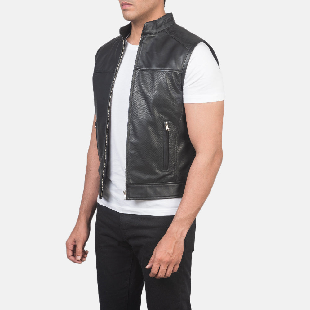 
Black Cowhide &Amp; Sheepskin Leather Biker Jacket - عرض خلفي يوضح تفصيل الأكتاف المتقن والحاشية النظيفة
