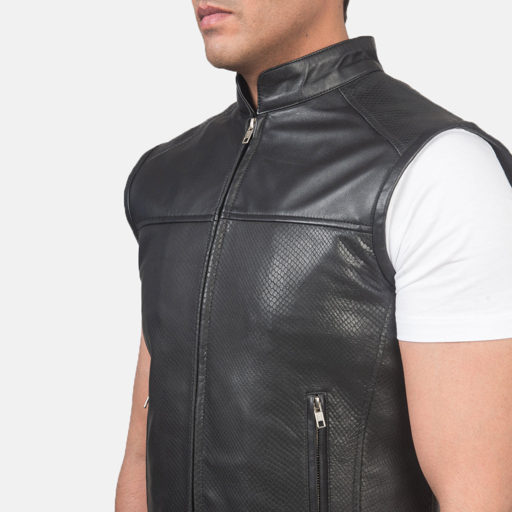 
عرض البطانة الداخلية Showing Quilted Polyester Lining & جيبان داخليان عمليان