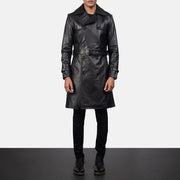 Close-Up Detail of Shirt &amp; Heavy-Duty Zipper Hardware on Men's Royson أسود Leather Duster معطف جلد رجالي