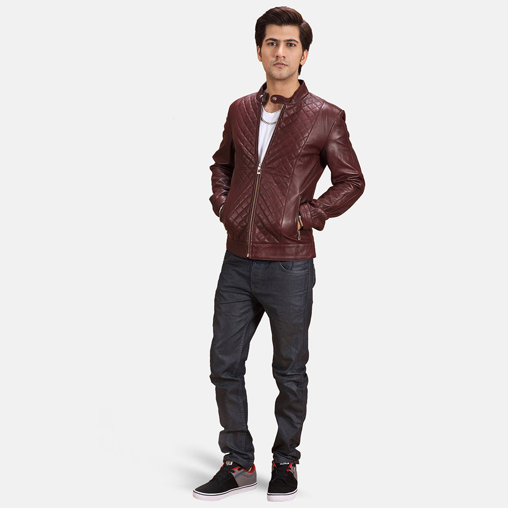 
Rumano Jae عنابي جاكيت بايكر جلد طبيعي رجالي - عرض جانبي يوضح قَصّة الأكمام المريحة