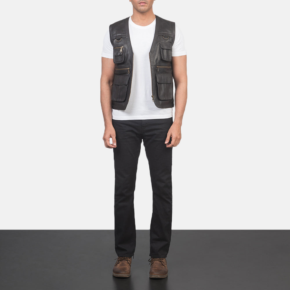 Men's Safari بني صديري جلد رجالي - Lateral Side Profile View Showing Sleeve Cut &amp; Athletic Taper Fit