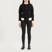 
Sasha A1 Black Suede Bomber Jacket - عرض جانبي يوضح قَصّة الأكمام المريحة