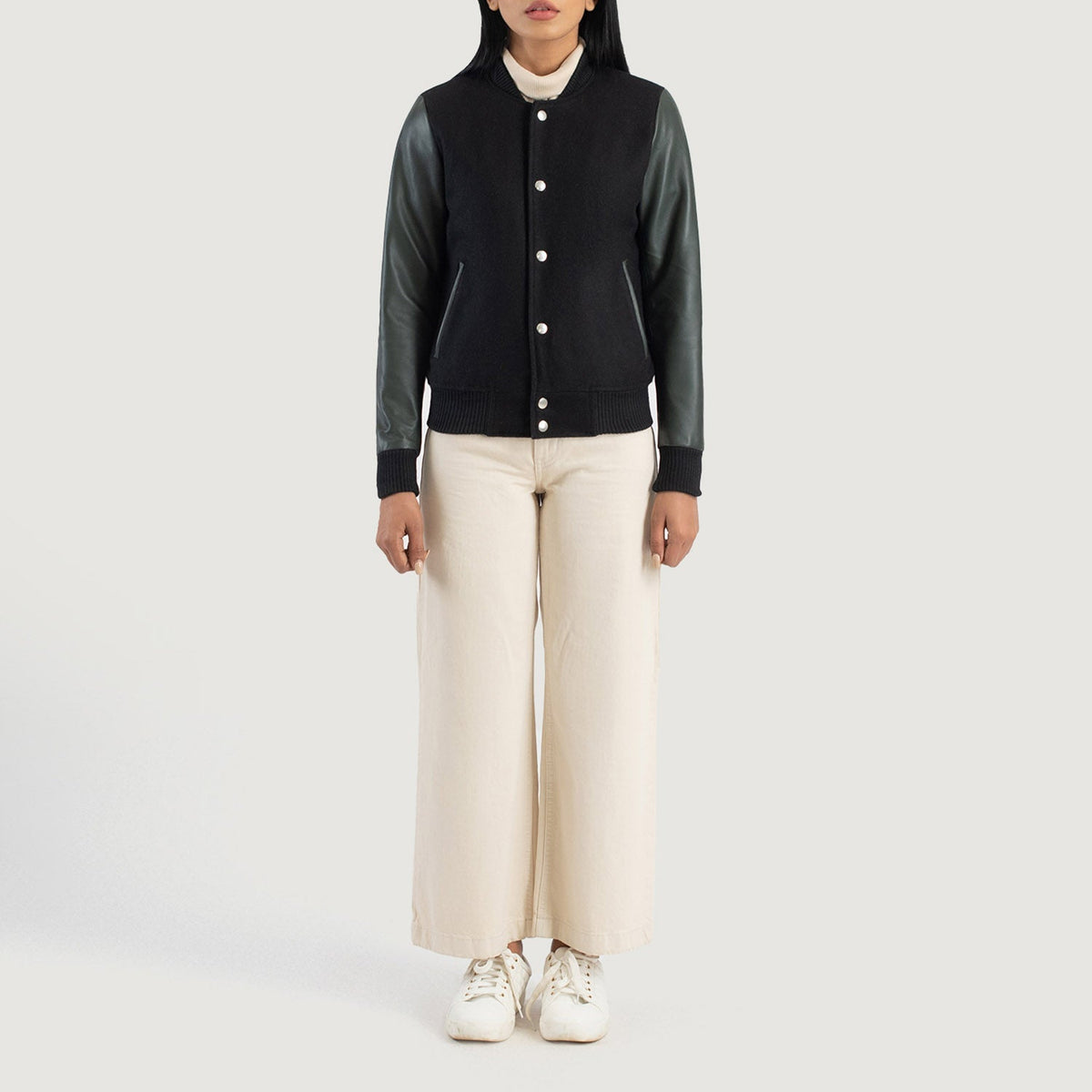 
Savant Green Hybrid Varsity Jacket - عرض جانبي يوضح قَصّة الأكمام المريحة