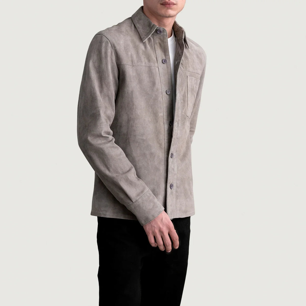 
Grey Goatskin suede Jacket - عرض خلفي يوضح تفصيل الأكتاف المتقن والحاشية النظيفة