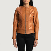 Close-Up Detail of Classic Collar &amp; Zipper Hardware on Women's Sleeky Clean بيج جاكيت بايكر جلد نسائي