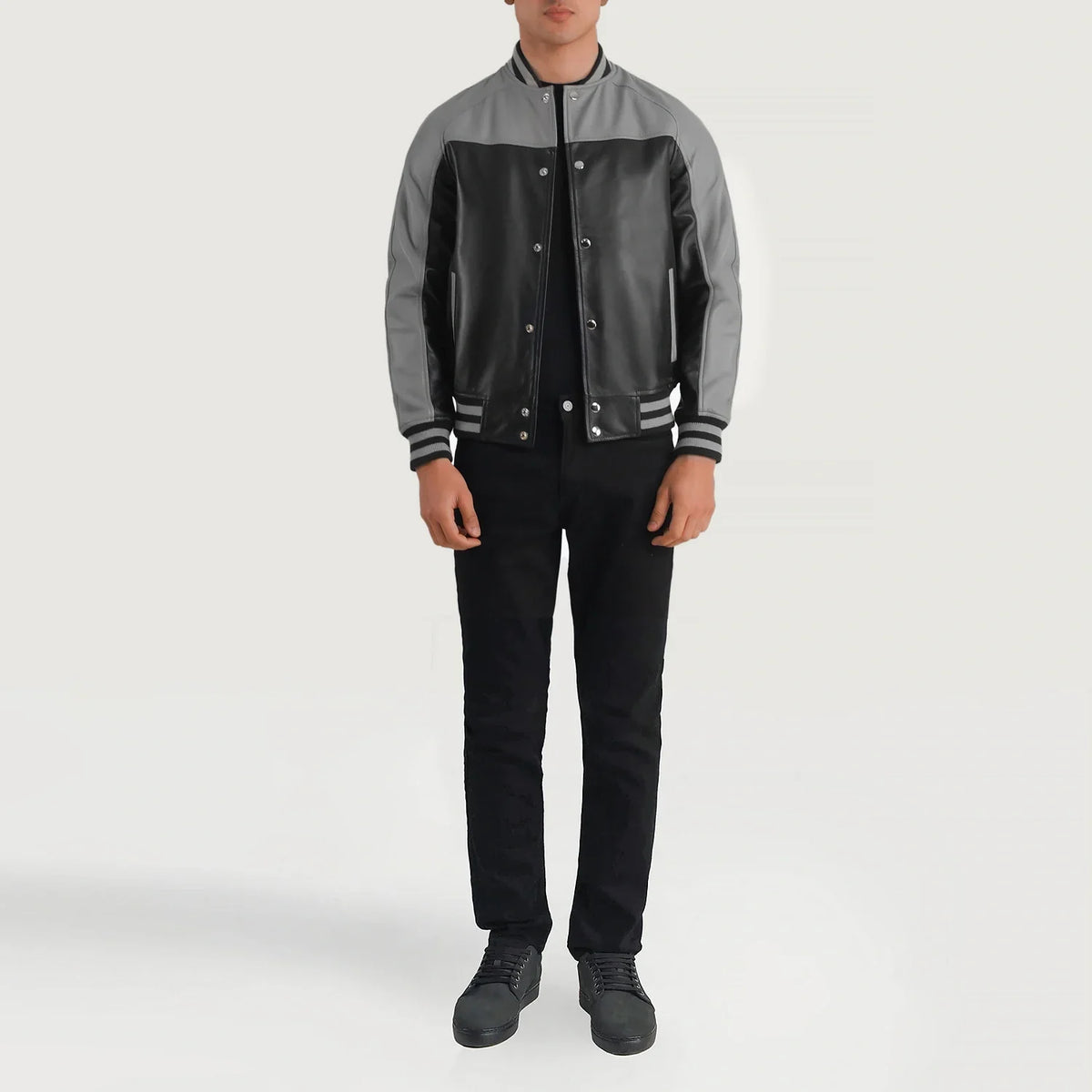 
Terrance Black & Red Leather Varsity Jacket - عرض جانبي يوضح قَصّة الأكمام المريحة