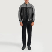 
Terrance Black & Red Leather Varsity Jacket - عرض جانبي يوضح قَصّة الأكمام المريحة