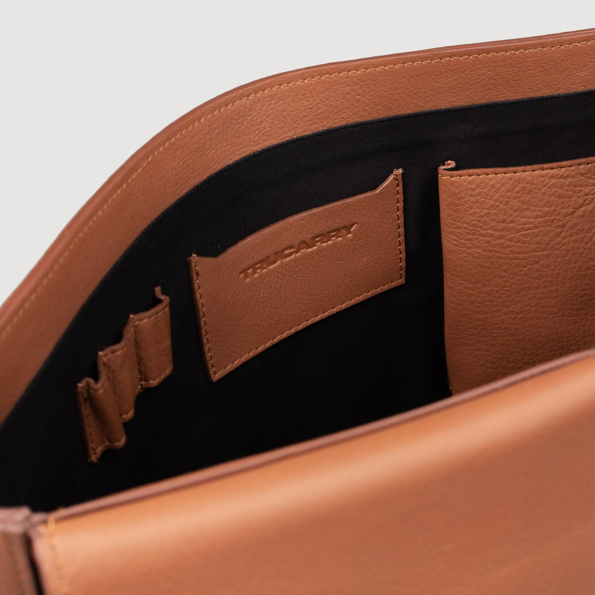 
The Carismatico Leather Messenger Bag – alternate product view 9