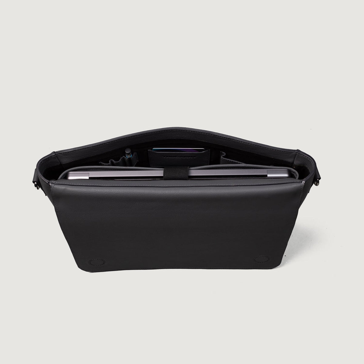 
The Carismatico Leather Messenger Bag – alternate product view 6