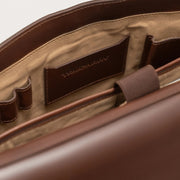 
عرض البطانة الداخلية Showing Dedicated Padded Laptop Sleeve & Multi-Compartment Organization