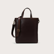 
The Poet Vintage Brown Leather Tote Bag For Men & Women in Vintage Brown Full-Grain Leather - Full Exterior عرض أمامي وقَصّة مفصلة أنيقة | شراء أونلاين عبر المتجر الرسمي