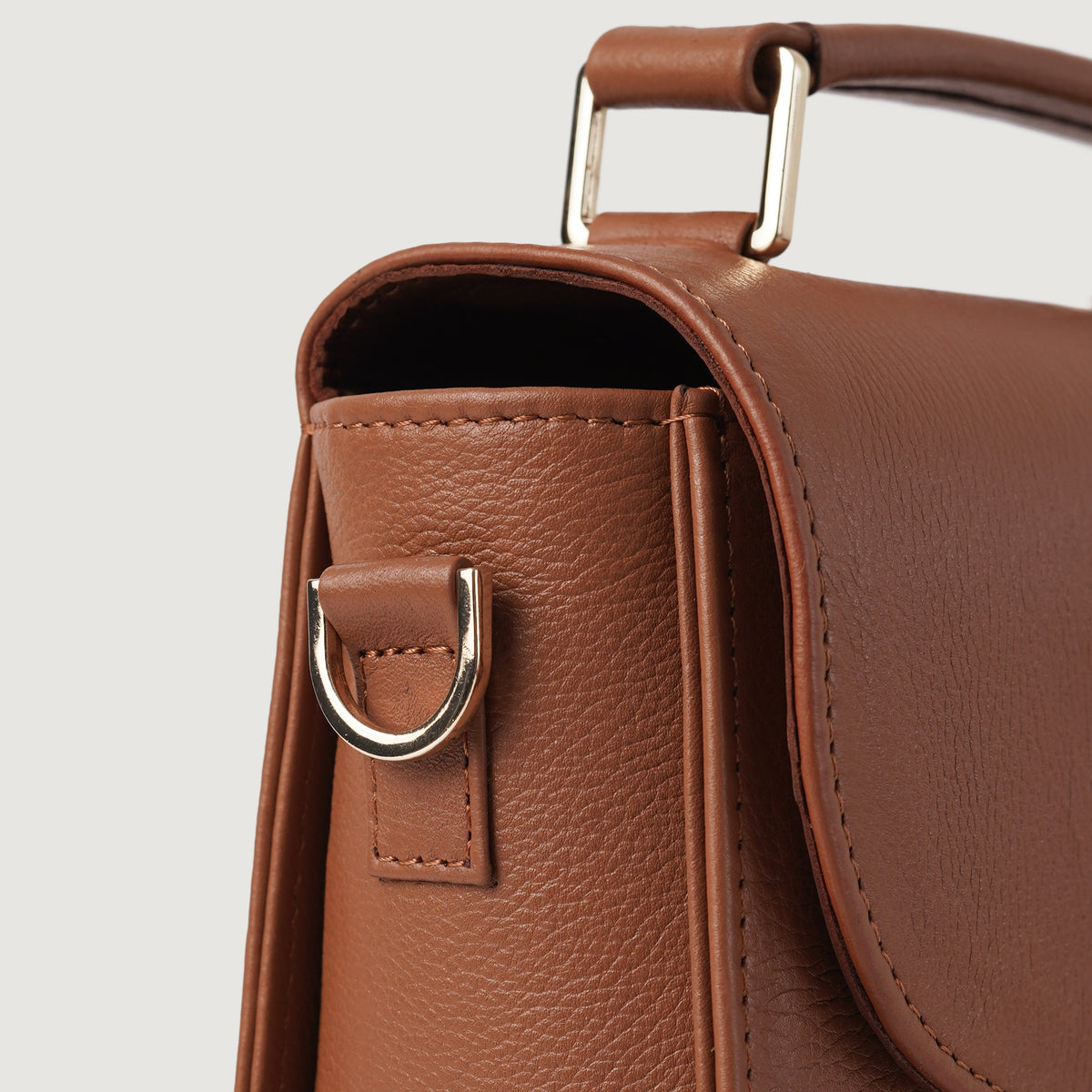 
The Sandra Leather Saddle Bag – alternate product view 5
