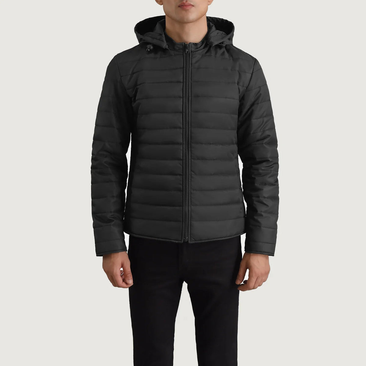 Close-Up Detail of Classic Collar &amp; Zipper Hardware on Tyler أسود Hooded Puffer جاكيت جلد رجالي