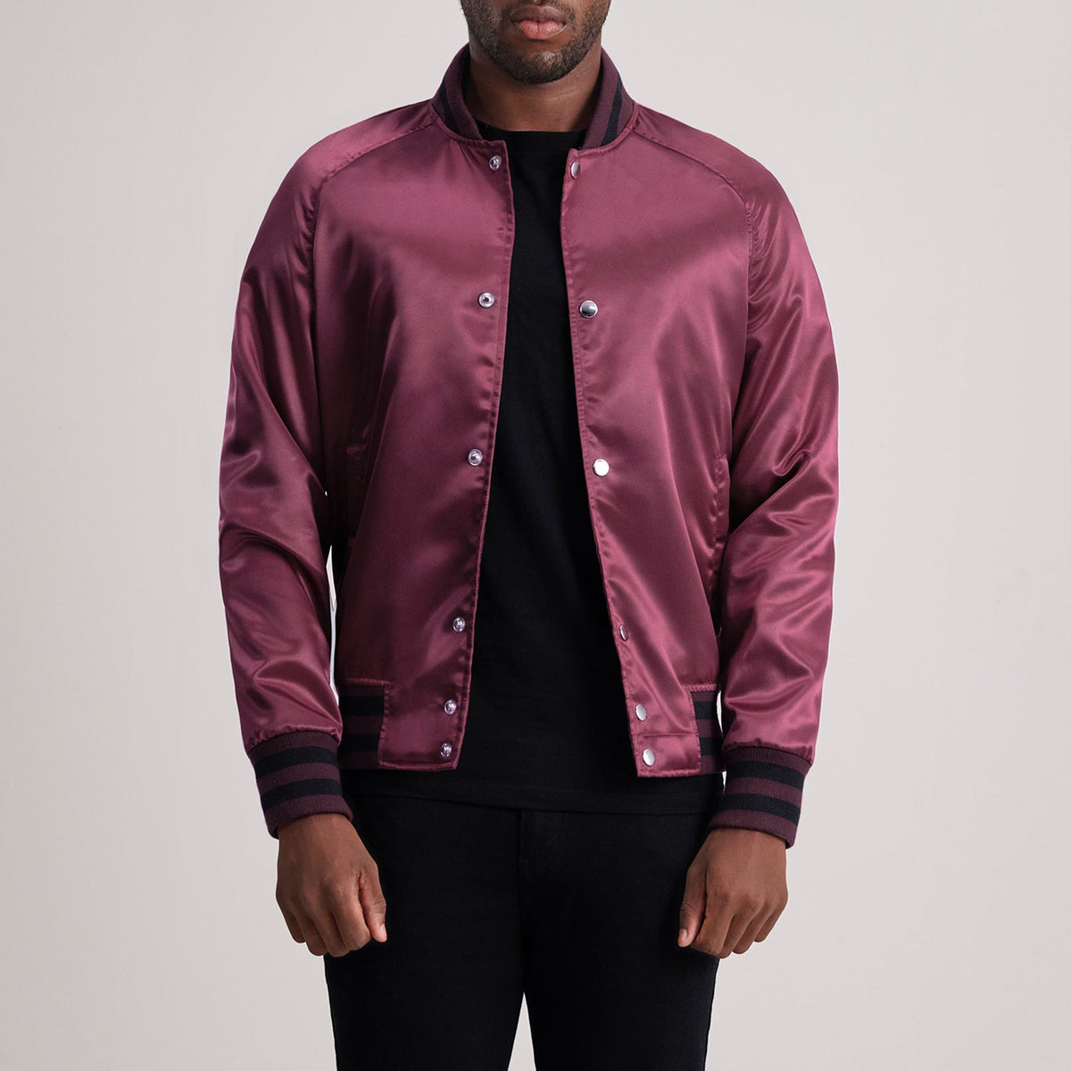 Xander عنابي Varsity جاكيت جلد رجالي - Lateral Side Profile View Showing Sleeve Cut &amp; Athletic Taper Fit