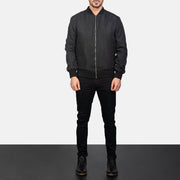 Men's Zack أسود جاكيت بومبر جلد رجالي - Lateral Side Profile View Showing Sleeve Cut &amp; Athletic Taper Fit